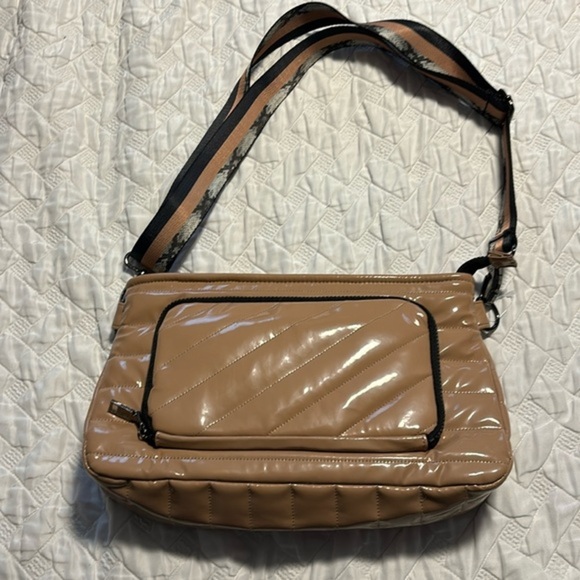 NWOT Think Royln Tan Travel Bag - Picture 1 of 7
